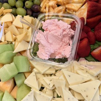 Breaux Mart - Fruit and Cheese Tray - Grocery Near Me - Metairie, Louisiana Breaux Mart - Fruit and Cheese Tray - Grocery Near Me - Metairie, Louisiana