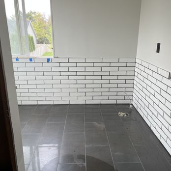 GM Construction - a view of a tiled bathroom - General Contractors Near Me GM Construction - a view of a tiled bathroom - General Contractors Near Me