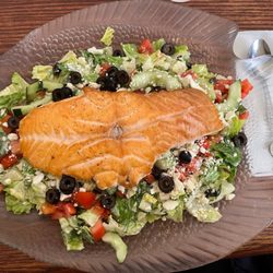 Magpie's Grill - Salmon Greek Salad