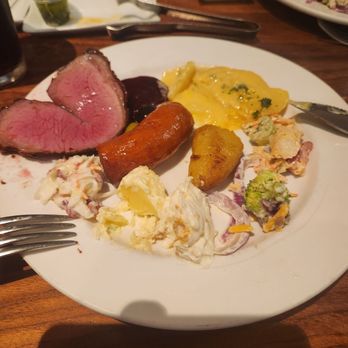Pampas - Lunch $36.99 Unlimited Rodizio. Top Sirloin: nearly perfect after adding salt, 9/10.  Pork Sausage: surprisingly tasty, 8.5/10. - Steakhouses Near Me - Las Vegas, Nevada