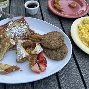 Ruby Sunshine Charleston Downtown - Brioche French Toast, Chicken Sausage Patties - Breakfast & Brunch Near Me - Charleston, South Carolina Ruby Sunshine Charleston Downtown - Brioche French Toast, Chicken Sausage Patties - Breakfast & Brunch Near Me - Charleston, South Carolina