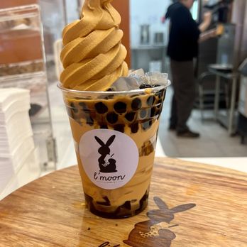 L'moon Creamery - Pasadena - Thai Tea Soft Serve Float - Ice Cream & Frozen Yogurt Near Me - Pasadena, California