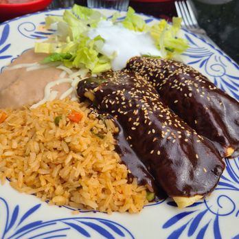 Encanto Alebrije - Enchiladas Mole on lunch special - Mexican Near Me - Indianapolis, Indiana Encanto Alebrije - Enchiladas Mole on lunch special - Mexican Near Me - Indianapolis, Indiana