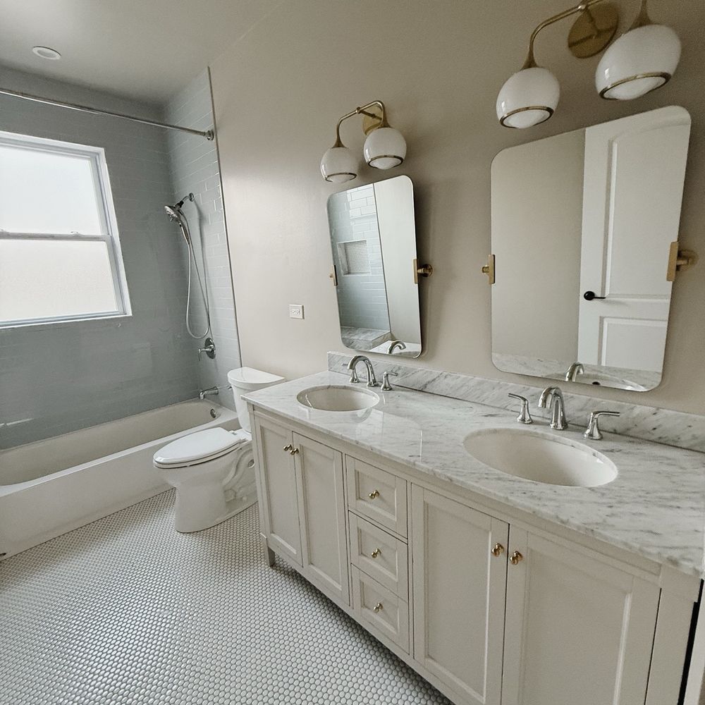 IC Painting and Remodeling - Painting and installation of mirrors and light fixtures - Painters Near Me - Des Plaines, Illinois