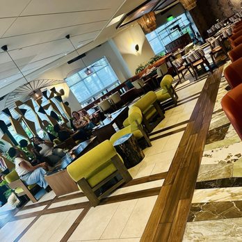 Chayote Barrio Kitchen - Ambiance indoors - Latin American Near Me - Winter Park, Florida