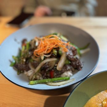 Bendi Wok N' Bar - Pepper Steak Stir Fry - Tapas/Small Plates Near Me - New Albany, Ohio Bendi Wok N' Bar - Pepper Steak Stir Fry - Tapas/Small Plates Near Me - New Albany, Ohio