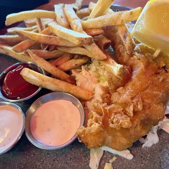 Local Tap House & Kitchen - Lunch Tempura Snapper Fish & Chips - New American Near Me - Oceanside, California Local Tap House & Kitchen - Lunch Tempura Snapper Fish & Chips - New American Near Me - Oceanside, California