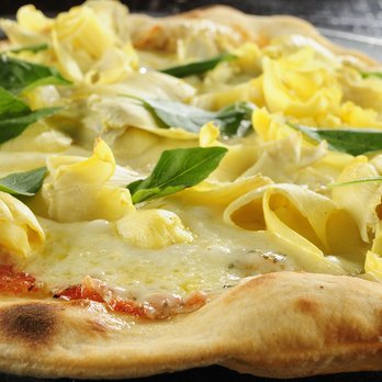 Farfalla Restaurante e Pizzaria - Pizza Carcciofini - Italian Near Me - São Paulo, SP
