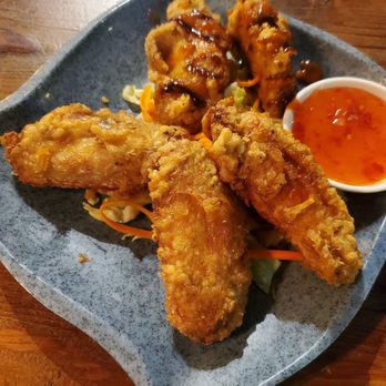 Meekong Bar - Garlic wings - bland but crispy - $8 as of March 2026 - Vietnamese Near Me - Seattle, Washington