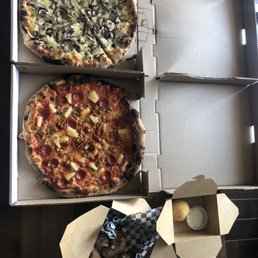 1 up Customized pepperoni, sausage and pineapple  Wings and arancini