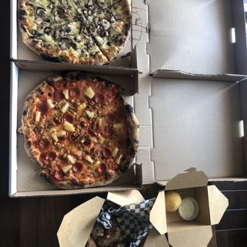 Revolver Pizza - 1 up Customized pepperoni, sausage and pineapple  Wings and arancini - Pizza Near Me - Etobicoke, Ontario