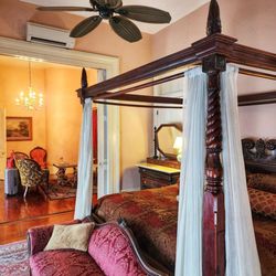 Olivier House Hotel - Bedroom in 216