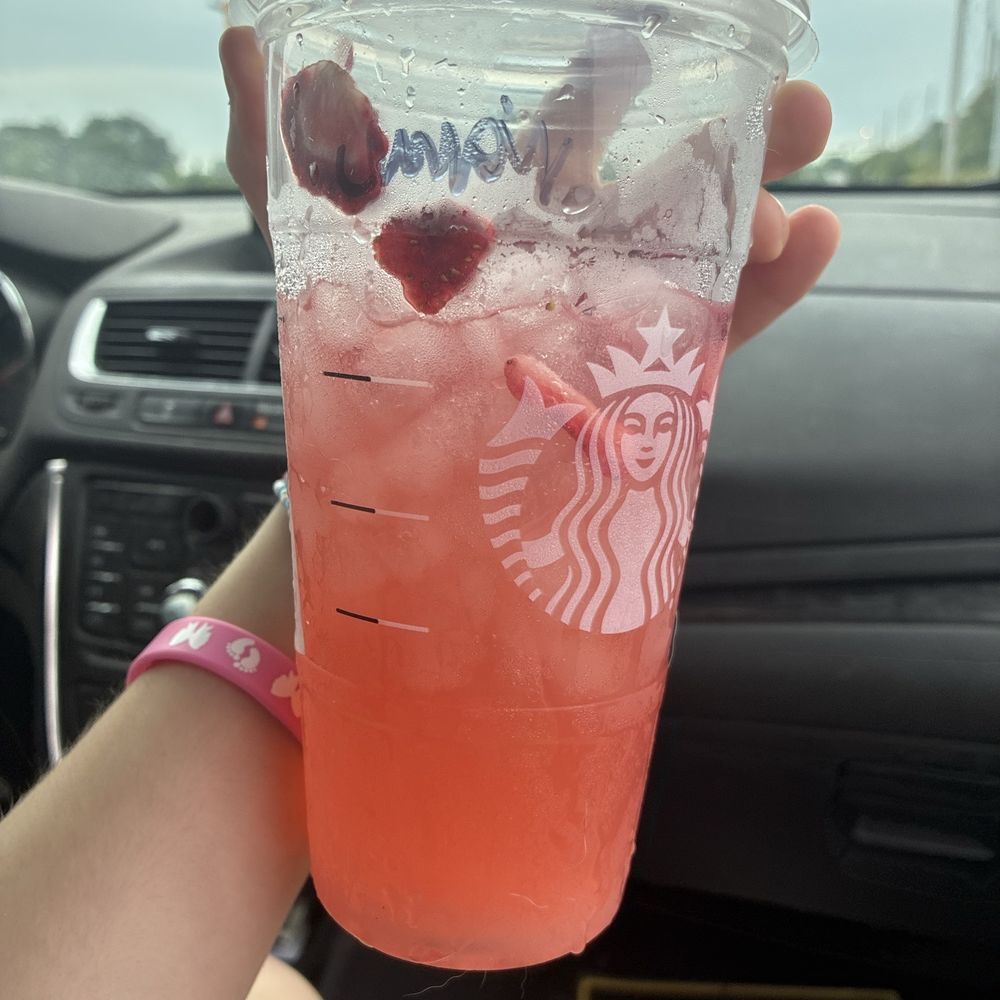Starbucks - this photo is showing how i have barely any strawberries after for paying for extra. - Coffee & Tea Near Me - Flint, Michigan Starbucks - this photo is showing how i have barely any strawberries after for paying for extra. - Coffee & Tea Near Me - Flint, Michigan