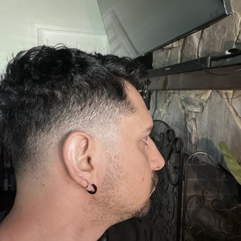Single Barrel Barber Shop - Fade to skin, evened out my messed up haircut on top. Thanks Luis! - Barbers Near Me - Fullerton, California Single Barrel Barber Shop - Fade to skin, evened out my messed up haircut on top. Thanks Luis! - Barbers Near Me - Fullerton, California