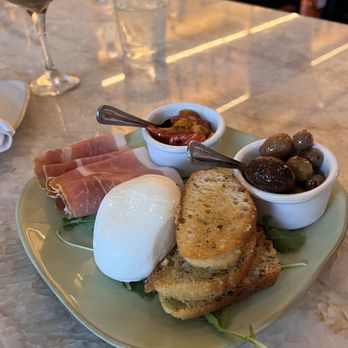 Molto Darien - Burrata - Wine Bars Near Me - Darien, Connecticut