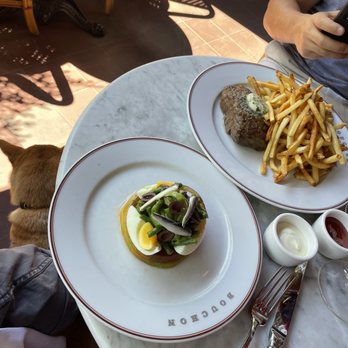 Bouchon - Steak frites and tomato salad - French Near Me - Yountville, California Bouchon - Steak frites and tomato salad - French Near Me - Yountville, California