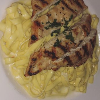 La Strada - Fettuccine Alfredo with Chicken - Italian Near Me - Reno, Nevada