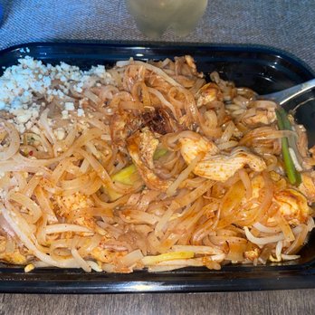 Sunrise Thai - Chicken pad thai (mild) - Thai Near Me - Madison Heights, Michigan Sunrise Thai - Chicken pad thai (mild) - Thai Near Me - Madison Heights, Michigan