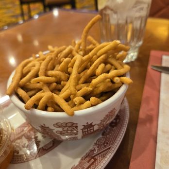 Coronado Cafe - They serve crispy noodles with all Chinese dishes - Diners Near Me - Las Vegas, Nevada Coronado Cafe - They serve crispy noodles with all Chinese dishes - Diners Near Me - Las Vegas, Nevada