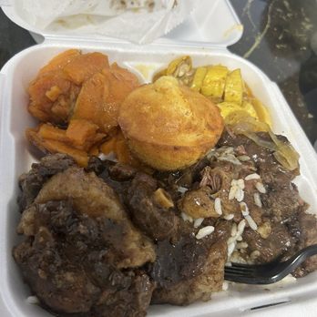 Granny’s Soulfood - Oxtails and rice, with sweet potatoes and squash - Soul Food Near Me - Stockbridge, Georgia