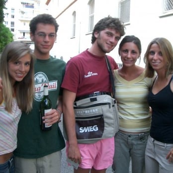Campus International de Cannes - My closest buddies! Right by the entrance of le college - Language Schools Near Me - Cannes, 06