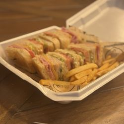 Gregs Restaurant - Club sandwich