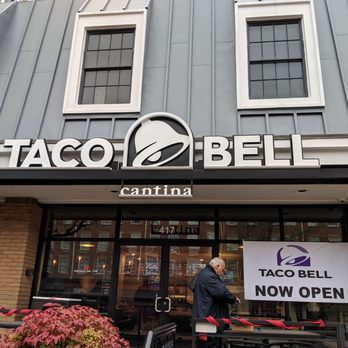 Taco Bell Cantina - Outside - Fast Food Near Me - Alexandria, Virginia