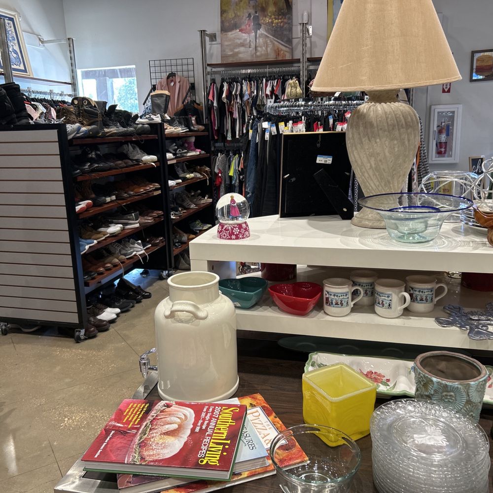 Goodwill Central Texas - Westbank - Thrift Stores Near Me - Austin, Texas Goodwill Central Texas - Westbank - Thrift Stores Near Me - Austin, Texas