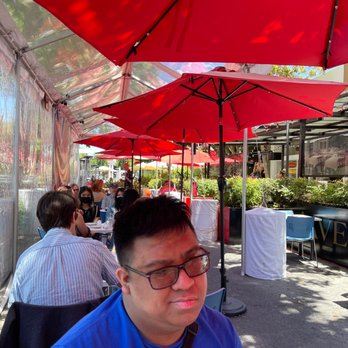 Bistro Vida - Alexei.  Outdoor dining mode. - French Near Me - Menlo Park, California
