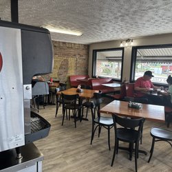 Black Beary's Cafe - Interior dining room