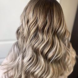 Corner Salon