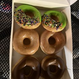 6-pack assorted donuts