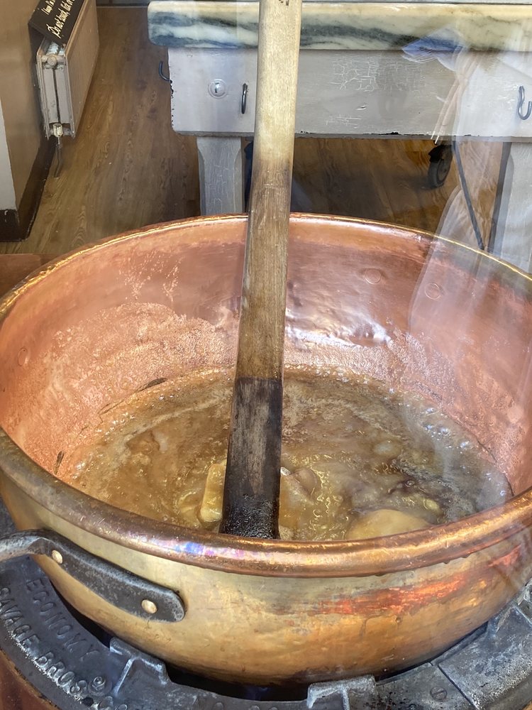 FUDGE KITCHEN Updated June 2024 34 Photos & 19 Reviews 10 Abbey