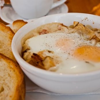 Cream Pot - Baked eggs with bacon, potatoes, and onion - Breakfast & Brunch Near Me - Honolulu, Hawaii