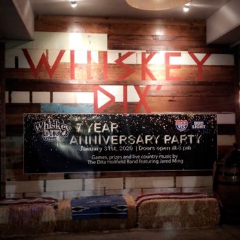 Whiskey Dix' Saloon - Bars Near Me - Aiea, Hawaii