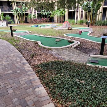 DoubleTree by Hilton - Mini golf course - Hotels Near Me - Orlando, Florida DoubleTree by Hilton - Mini golf course - Hotels Near Me - Orlando, Florida
