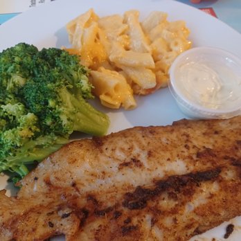 Gram's Kitchen - Blackened fish, broccoli,  Mac n cheese - Breakfast & Brunch Near Me - Orange City, Florida