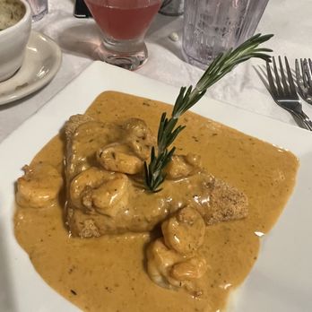 Roberto's River Road Restaurant - Shrimp n grits - Cajun/Creole Near Me - Sunshine, Louisiana Roberto's River Road Restaurant - Shrimp n grits - Cajun/Creole Near Me - Sunshine, Louisiana