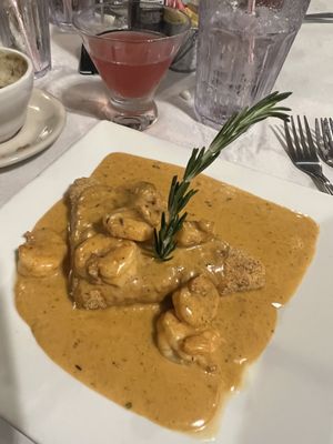 Roberto's River Road Restaurant by null