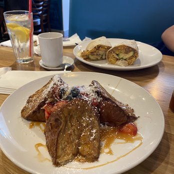 Broken Yolk Cafe - Classic French Toast - American Near Me - Glendora, California Broken Yolk Cafe - Classic French Toast - American Near Me - Glendora, California