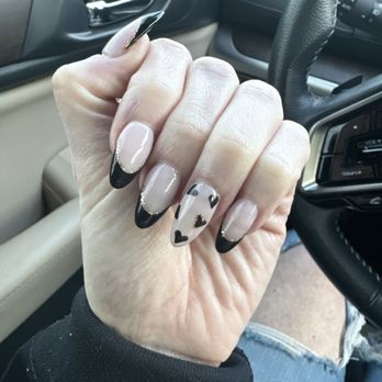 Pink Petals Nails Spa - Acrylic fill with design by Lauren - Nail Salons Near Me - Scottsdale, Arizona