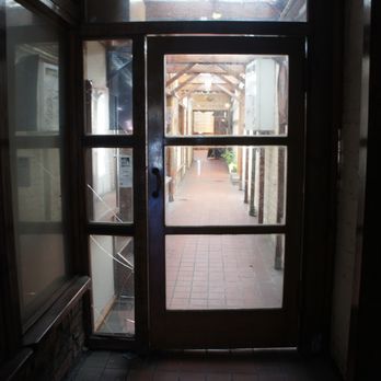Cicio Cacio Osteria - Side entrance - Italian Near Me - Wellington, WGN