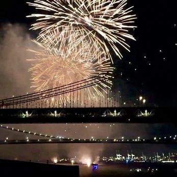 Brooklyn Bridge - Fireworks - Landmarks & Historical Buildings Near Me - Brooklyn, New York Brooklyn Bridge - Fireworks - Landmarks & Historical Buildings Near Me - Brooklyn, New York