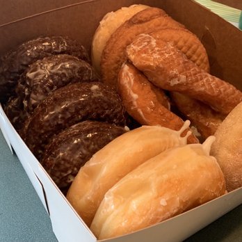 Linda’s Donuts - A dozen donuts. - Donuts Near Me - Belmont, Massachusetts Linda’s Donuts - A dozen donuts. - Donuts Near Me - Belmont, Massachusetts