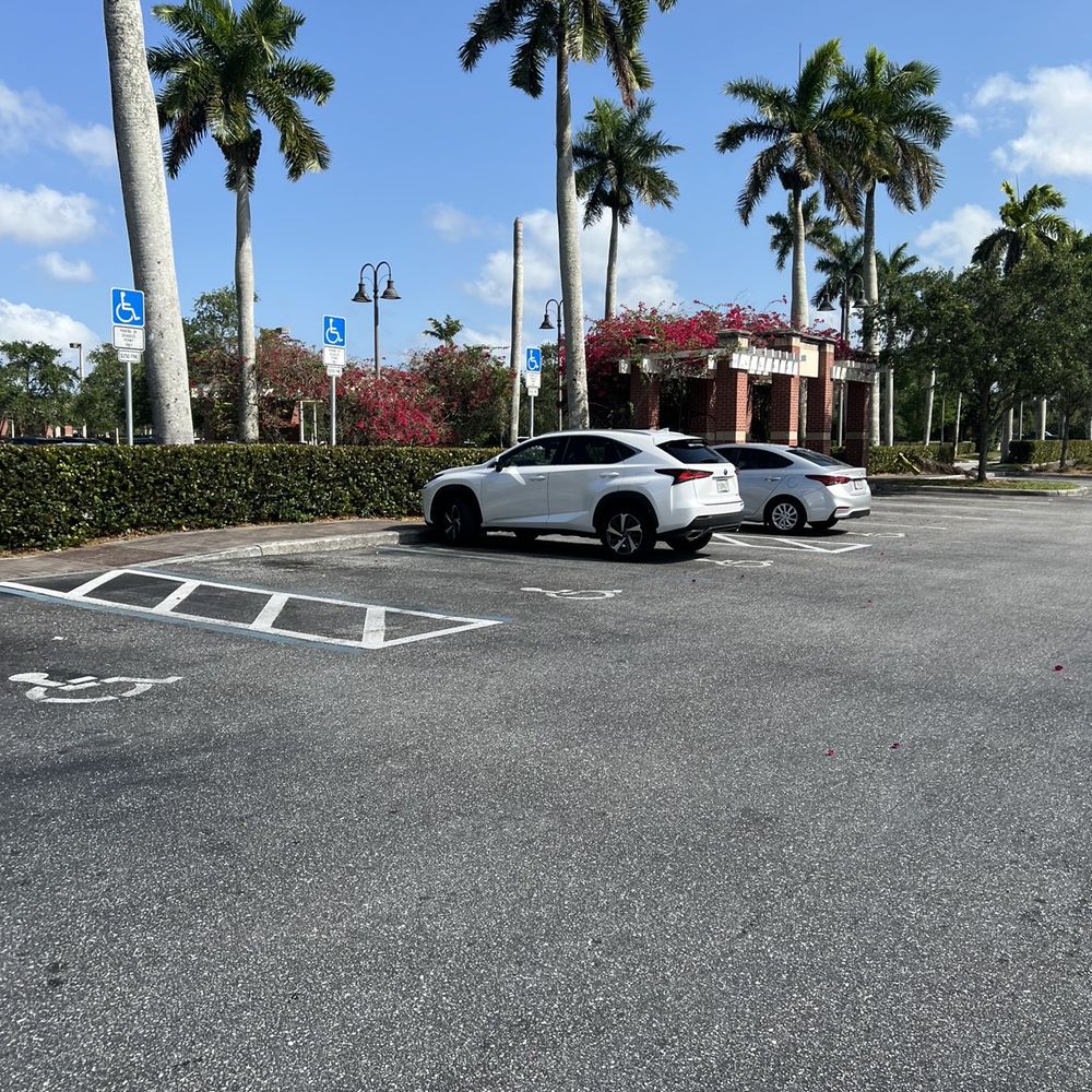 Dollar Tree - Discount Store Near Me - West Palm Beach, Florida
