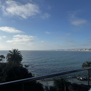 Duke's La Jolla - New American Near Me - La Jolla, California