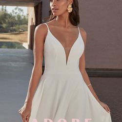 Avenir Bridal Boutique - Clean deep V crepe wedding dress