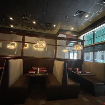 La Bella Luna - Interior - Pizza Near Me - Orlando, Florida La Bella Luna - Interior - Pizza Near Me - Orlando, Florida