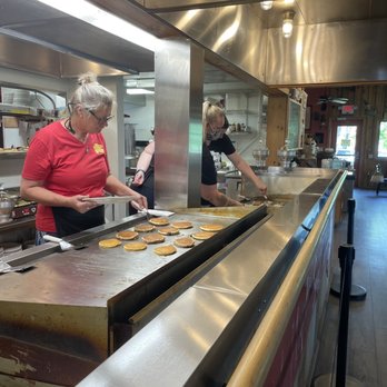 Polly's Pancake Parlor - Where the magic happens - Breakfast & Brunch Near Me - Sugar Hill, New Hampshire Polly's Pancake Parlor - Where the magic happens - Breakfast & Brunch Near Me - Sugar Hill, New Hampshire