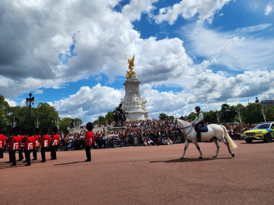 Queen Victoria Memorial by null